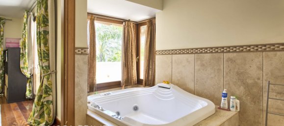 4 Schlafzimmer Villa in Marbella, Spain, Nr. 1369 12