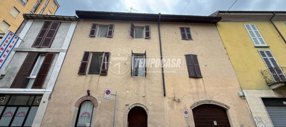 7-salle Bâtiment à Lodi, Italy No. 258135 2