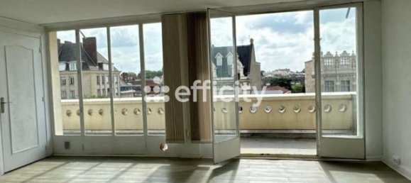 1 bedroom Apartment in Valenciennes, France No. 283722 2