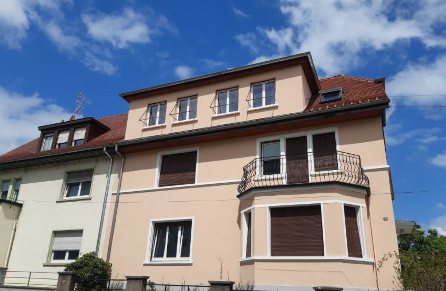 249m² Building in Saint-Louis, France No. 90355