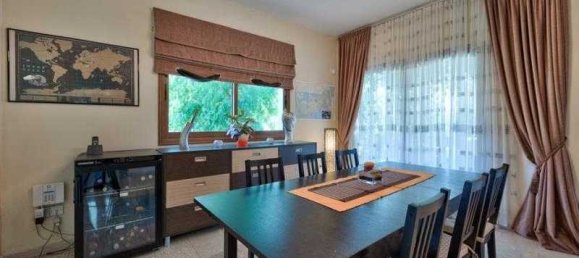 3 bedrooms House in Agios Athanasios, Cyprus No. 6550 2