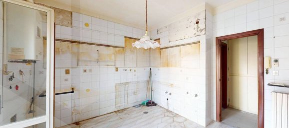 Apartamento de 3 habitaciónes en San Giorgio a Cremano, Italy No. 23032 18