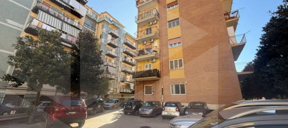 Apartamento de 3 habitaciónes en San Giorgio a Cremano, Italy No. 23032 22