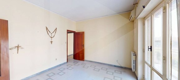 Apartamento de 3 habitaciónes en San Giorgio a Cremano, Italy No. 23032 12