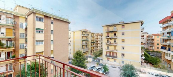 Apartamento de 3 habitaciónes en San Giorgio a Cremano, Italy No. 23032 2
