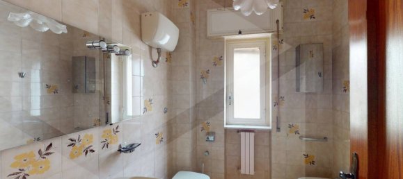 Apartamento de 3 habitaciónes en San Giorgio a Cremano, Italy No. 23032 6