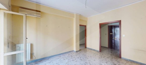 Apartamento de 3 habitaciónes en San Giorgio a Cremano, Italy No. 23032 8