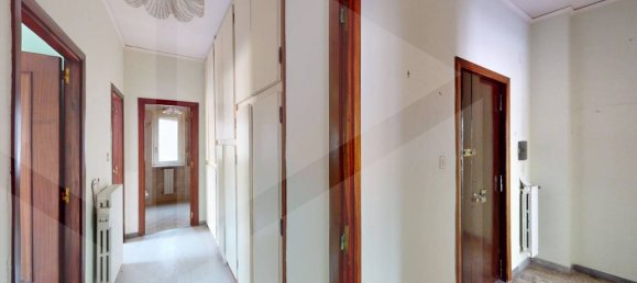 Apartamento de 3 habitaciónes en San Giorgio a Cremano, Italy No. 23032 16