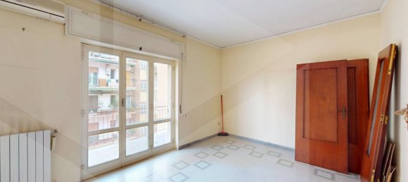 Apartamento de 3 habitaciónes en San Giorgio a Cremano, Italy No. 23032 10