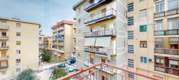 Apartamento de 3 habitaciónes en San Giorgio a Cremano, Italy No. 23032 17