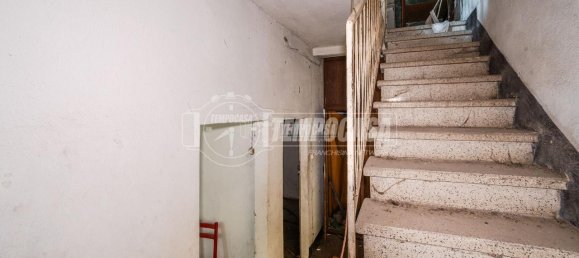 2 rooms House in Viano, Italy No. 175485 10