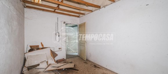 2 rooms House in Viano, Italy No. 175485 12