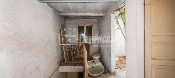 2 rooms House in Viano, Italy No. 175485 11