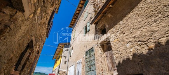 2 rooms House in Viano, Italy No. 175485 15