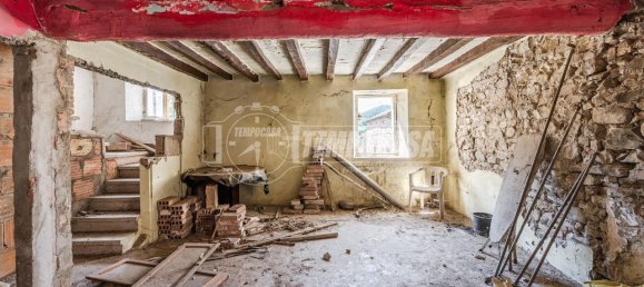 2 rooms House in Viano, Italy No. 175485 21