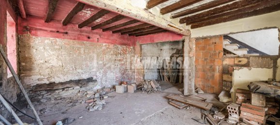 2 rooms House in Viano, Italy No. 175485 20