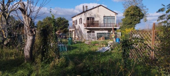 3 Schlafzimmer Villa in Pesaro, Italy, Nr. 329959 3
