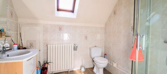 4 bedrooms House in Neuilly-en-Thelle, France No. 225891 23