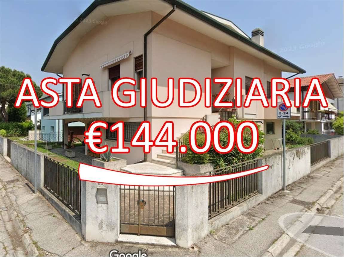 4 غرف نوم شقة في Rovigo, Italy رقم 54451