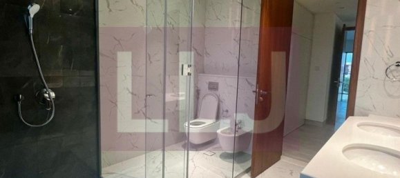 4 bedrooms Villa in Abu Dhabi, UAE No. 54708 13