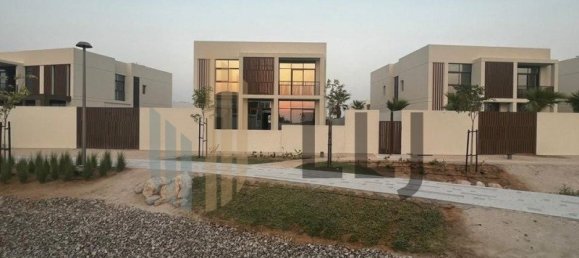 4 bedrooms Villa in Abu Dhabi, UAE No. 54708 16
