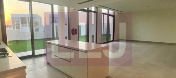 4 bedrooms Villa in Abu Dhabi, UAE No. 54708 11