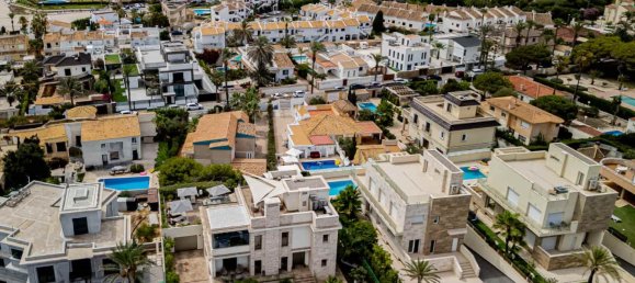 6 bedrooms House in La Zenia, Spain No. 166095 18