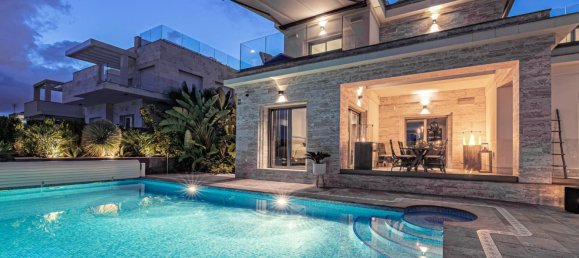 6 bedrooms House in La Zenia, Spain No. 166095 99