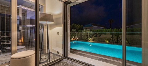 6 bedrooms House in La Zenia, Spain No. 166095 9