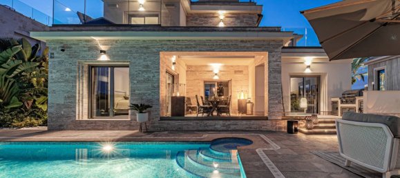 6 bedrooms House in La Zenia, Spain No. 166095 7