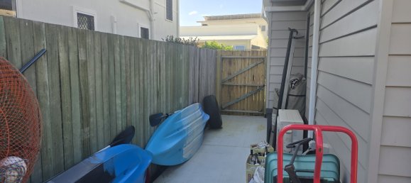 Квартира с 1 спальней в Tin Can Bay, Австралия № 292 2