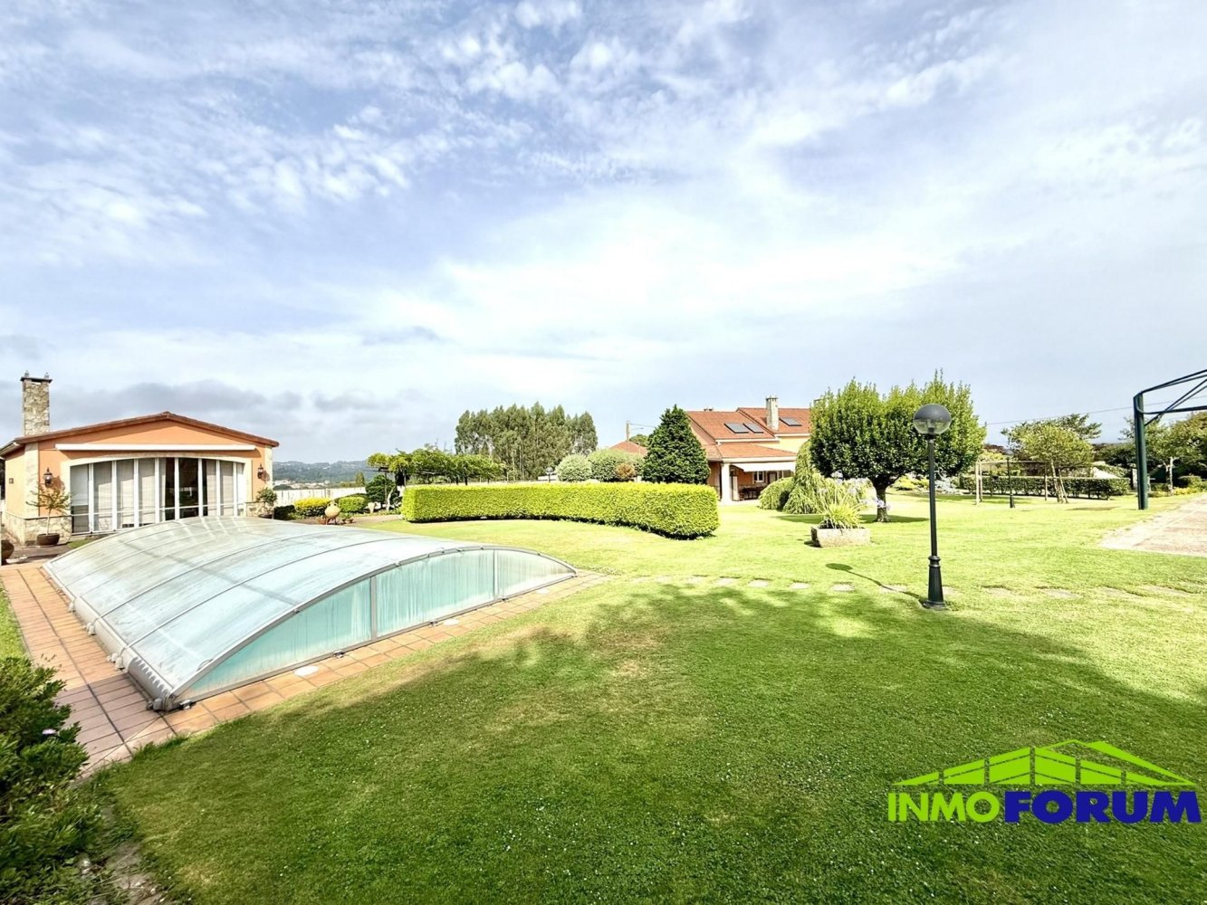 Casa de 4 dormitorios en Cambre, Spain No. 211160