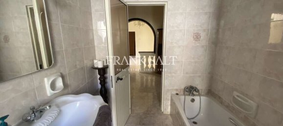  مكتب في Paola, Malta رقم 42 4