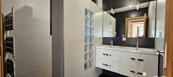 4 bedrooms House in Guignen, France No. 198841 9