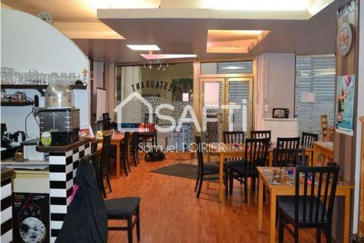 80m² Office in Prades, France No. 21121