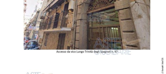 3 rooms Apartment in Naples, Italy No. 12006 6