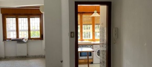 3غرفة شقة في Naples, Italy رقم 16348 16