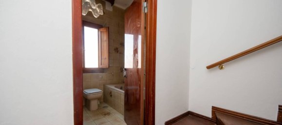 3 bedrooms House in Quarrata, Italy No. 47648 40