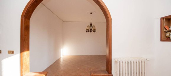 3 bedrooms House in Quarrata, Italy No. 47648 12