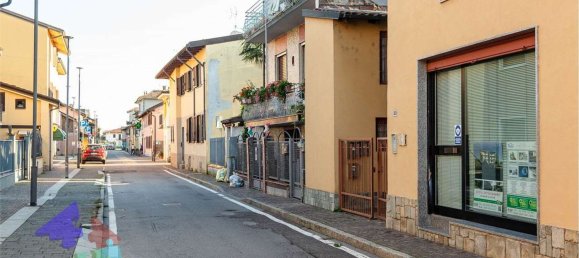 3-salle Maison à Vernate, Italy No. 20910 4