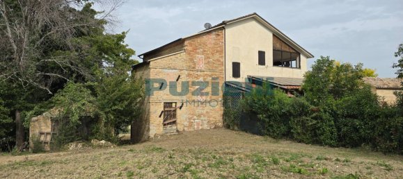 4غرفة منزل في Monte Vidon Corrado, Italy رقم 173613 5