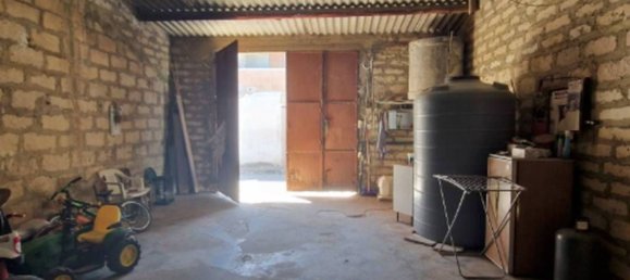 85m² Commercial property in Mazzarrone, Italy No. 377203 10