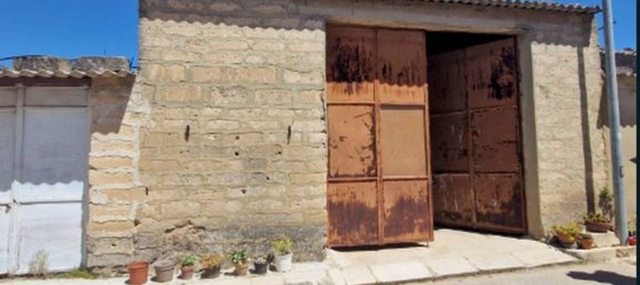 85m² Commercial property in Mazzarrone, Italy No. 377203 5