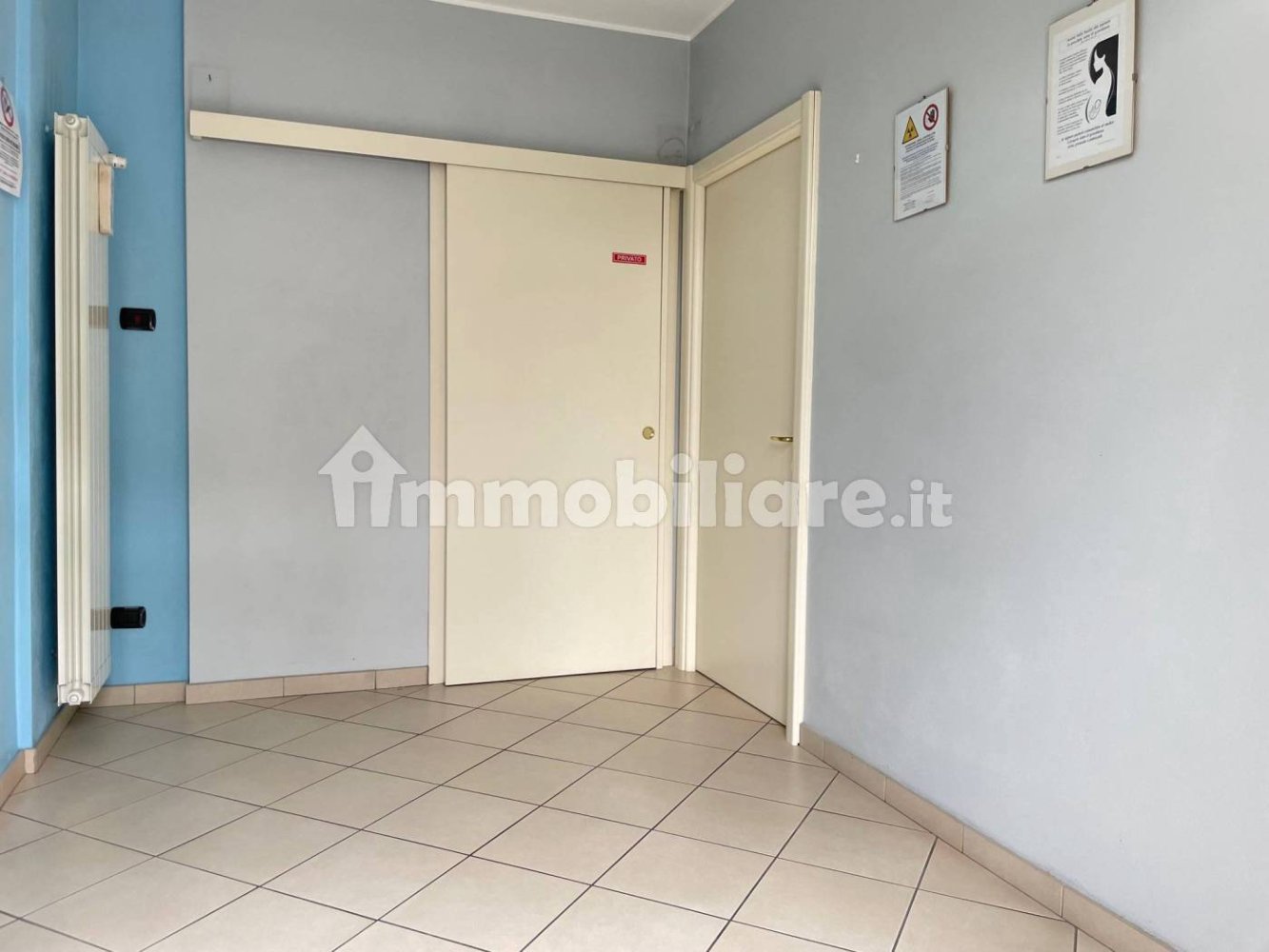 3 rooms Office in Bareggio, Italy No. 376635