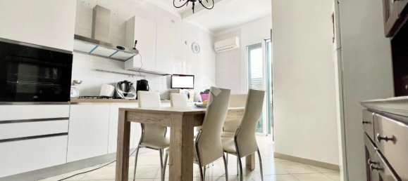 Apartamento de 5 habitaciónes en Palermo, Italy No. 33559 2