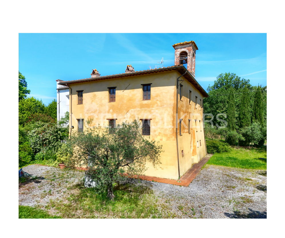 5 bedrooms Villa in Capannori, Italy No. 51257