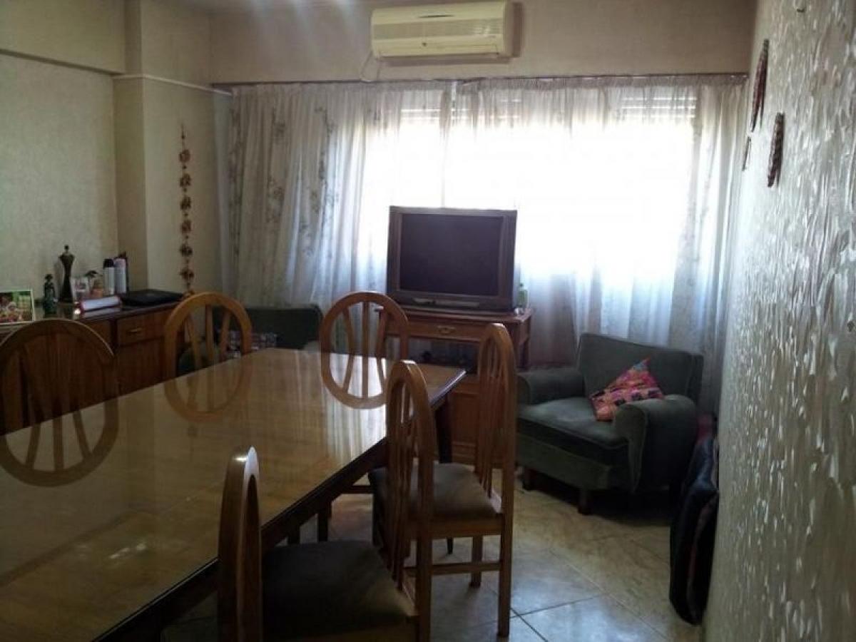 Apartamento de 4 dormitorios en Buenos Aires, Argentina No. 80301