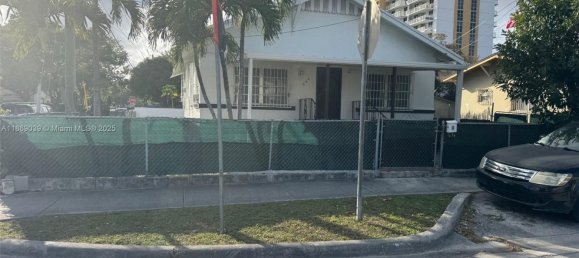 3 Schlafzimmer Villa in Miami, USA, Nr. 615087 2