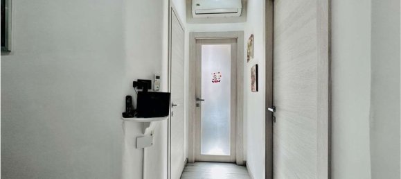 4 rooms Apartment in Trieste, Italy No. 12429 9