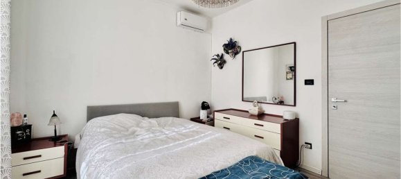 4 rooms Apartment in Trieste, Italy No. 12429 12